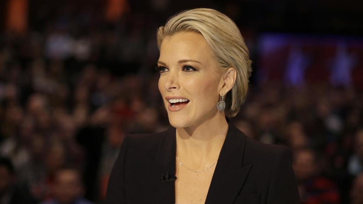 Moderator Megyn Kelly talks during a Republican presidential primary debate, Thursday, Jan. 28, 2016, in Des Moines, Iowa.