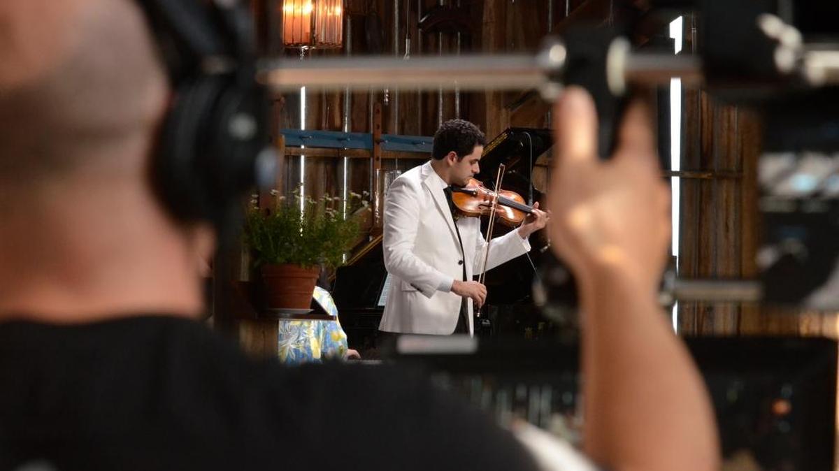 Violinist Arnaud Sussman performed in May 2015 at Shaker Village during the Chamber Music Festival of the Bluegrass as camera operator Adam Troeger recorded it. The concert will be the season premiere of “Live from Lincoln Center” on PBS. It was the first time the show was recorded rather than live, and the first time the show went on the road.