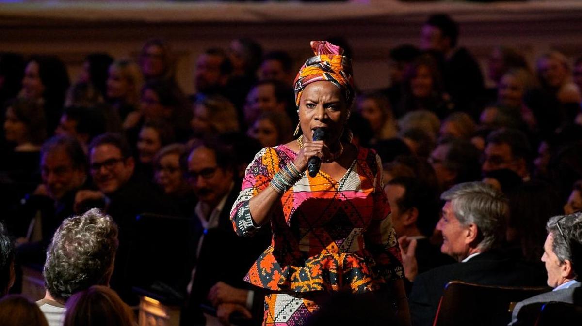 Angelique Kidjo’s latest album is a song-for-song remake of Talking Heads’ “Remain in Light.”
