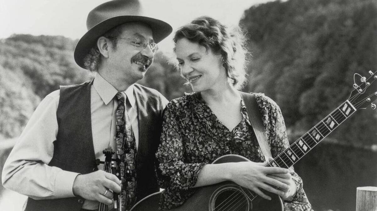 Jay Ungar and Molly Mason will perform a sold-out concert Friday at Faith Lutheran Church in Lexington as part of the Harstad Fine Arts Series.