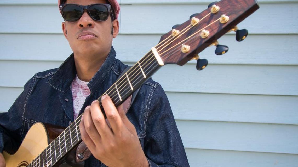 Raul Midon performs at the EKU Center for the Arts, Thursday.