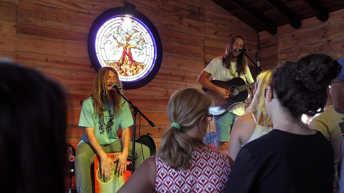 Kris Bentley, left, and Nick Jamerson, who make up Sundy Best, performed at The Burl on Thompson Road in Lexington on Sunday. Photo by Matt Goins.