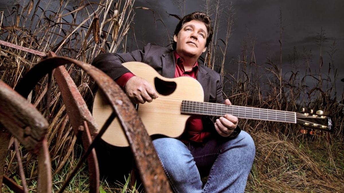 Marty Raybon comes to Meadowgreen Park in Clay City on Saturday.