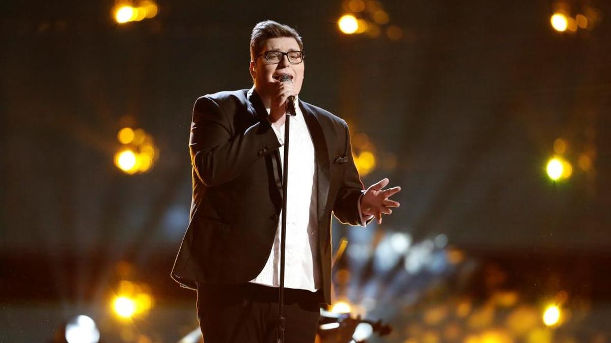 Jordan Smith performed on the final episode of Season 9 of The Voice.