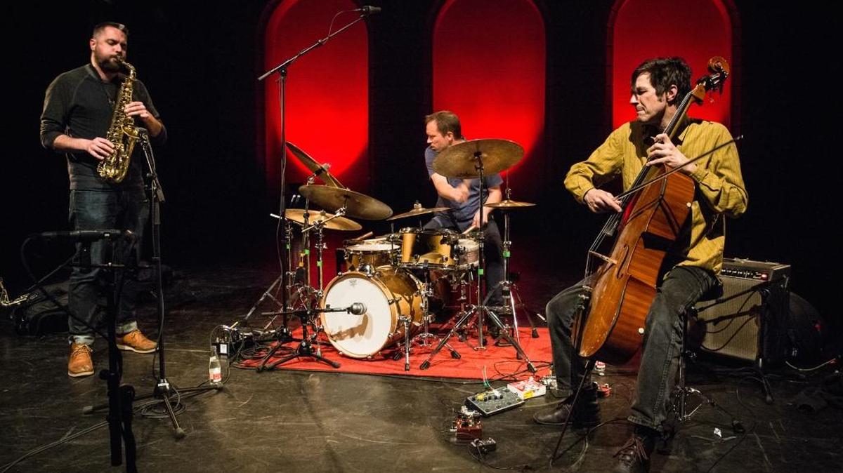 Ballister is Dave Rempis, Paal Nilssen-Love and Fred Lonberg-Holm.