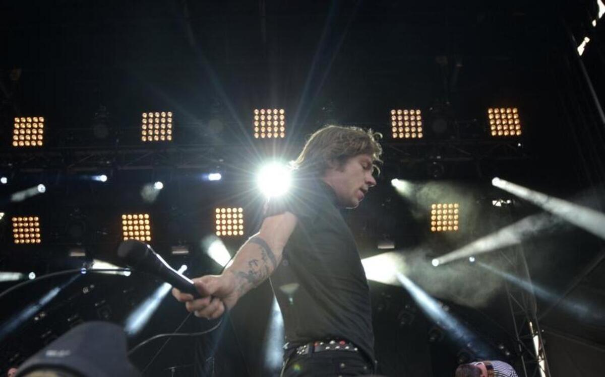 Cage the Elephant’s Matt Shultz leads the band on stage at the 2015 Forecastle Festival. The Bowling Green Band will return to the Louisville event in 2017.