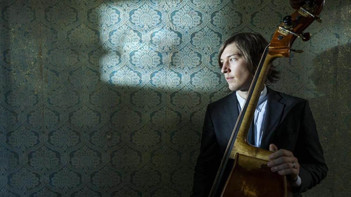 The Chamber Music Festival of Lexington presented the world premiere of Matt Ulery’s “Become Giant” Friday night at the Pam Miller Downtown Arts Center.