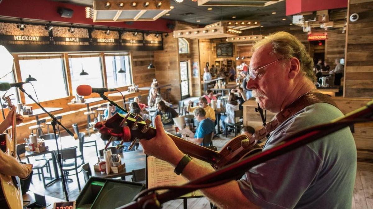 Rennie Neubecker, who has headed up LexJam in recent years, played recently at Willie’s Locally Known, the current home of the open-mic event.