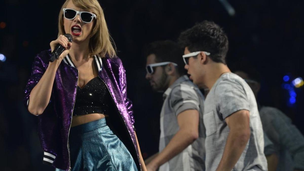 Taylor Swift brought her 1989 World Tour to Rupp Arena in Lexington, Kentucky, on Oct. 20, 2015. She will return to the Bluegrass State in June with her Reputation tour at Louisville’s Papa John’s Cardinal Stadium.