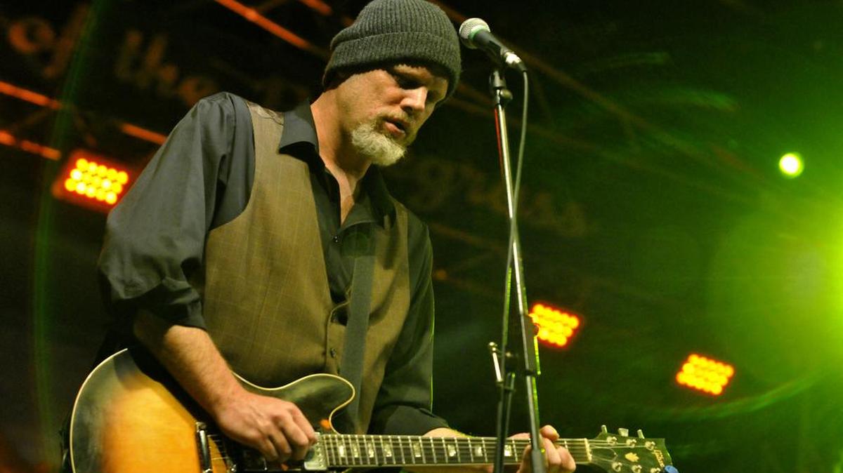 Willie Eames, shown here playing with the Northside Shieks at The Breeders’ Cup Festival last October, plays at Azur Friday night.