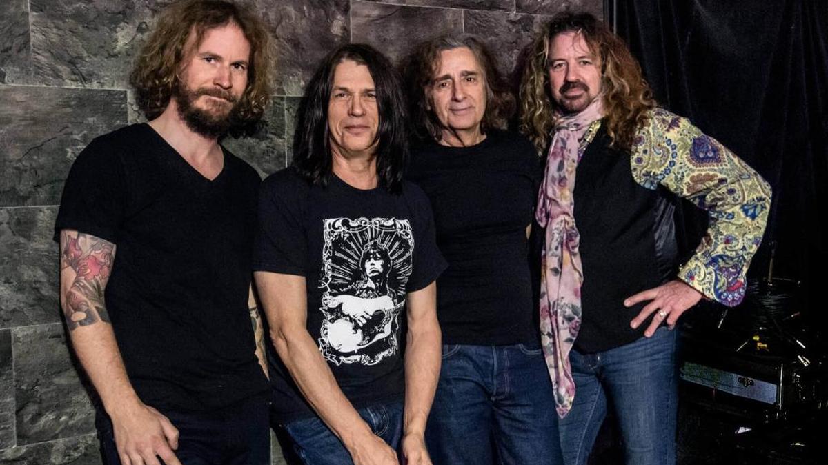 Dan Baird & Homemade Sin is Micke Nilsson, Dan Baird, Mauro Magellan and Warner E. Hodges.