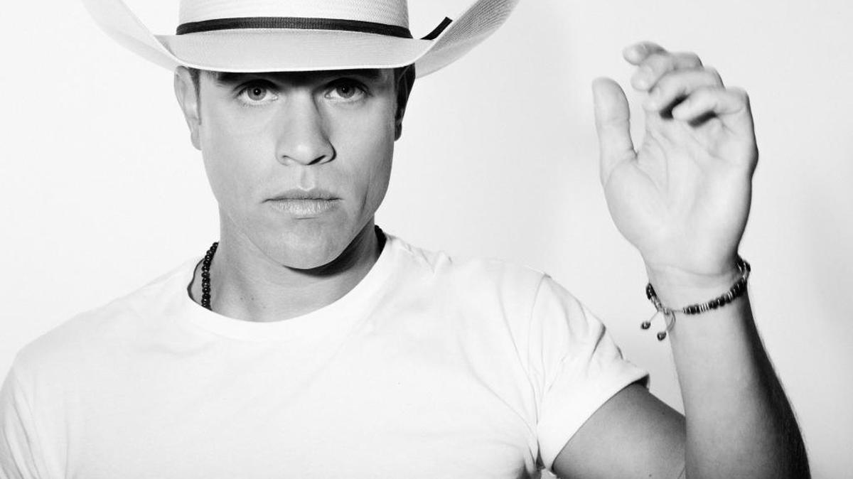Dustin Lynch will be the penultimate act for the 2017 Red, White & Boom festival at Whitaker Bank Ballpark.