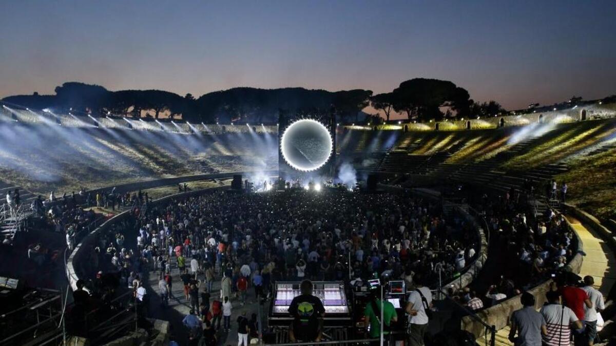 David Gilmour performed in the ancient roman amphitheater of the Pompeii archeological site in July 2016. The resulting album, “Live at Pompeii,” was released recently.