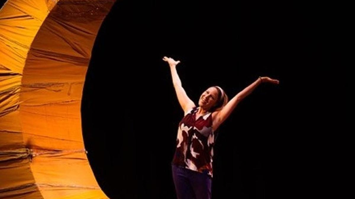 Gina Hoben stars in the one-woman show No Spring Chicken.