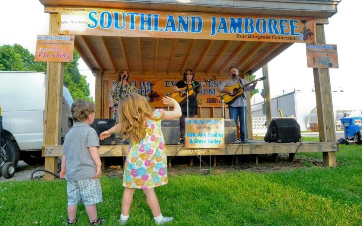 Some young fans were right up front for Dale Ann Bradley’s performance at the 2013 Southland Jamboree.