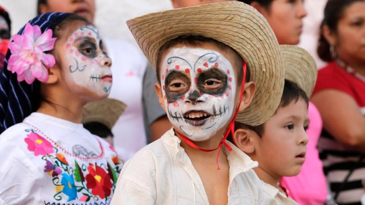 Erick Basto, 5, waited for his performance with the Casa de la Cultura Hispana at the Day of the Dead Festival in 2016.
