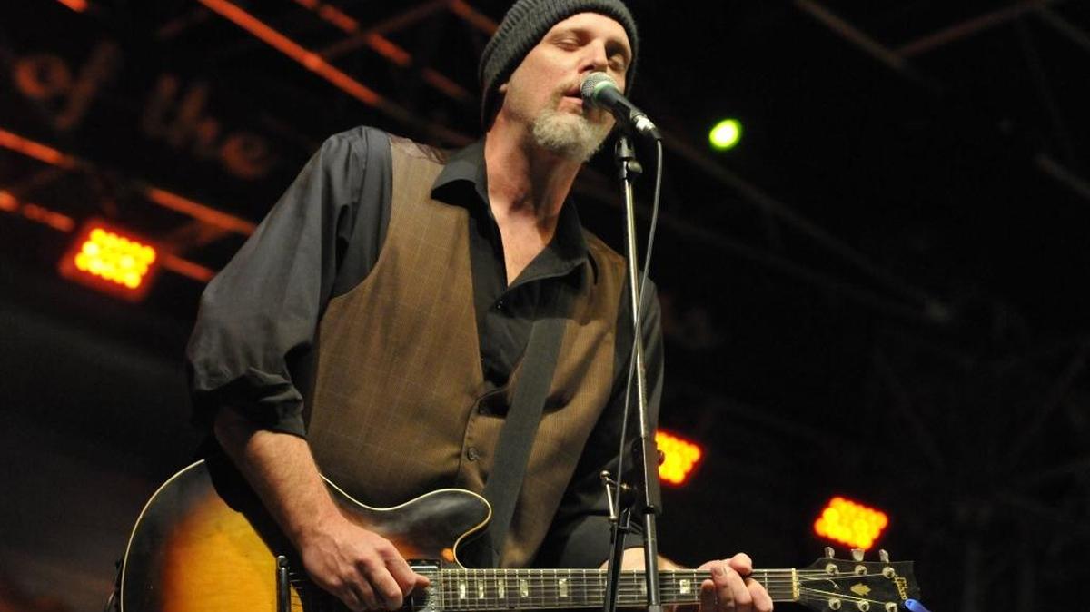 Willie Eames performs twice this weekend, at J. Render’s Friday and Brasabana Saturday.