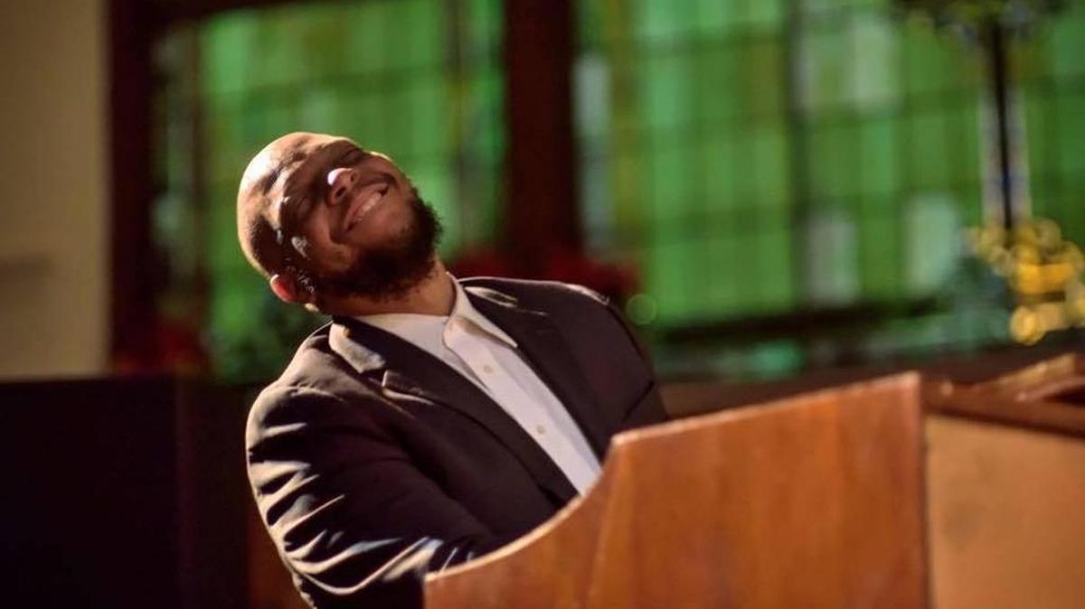 Shaun Martin performs at Cosmic Charlie’s on Monday.