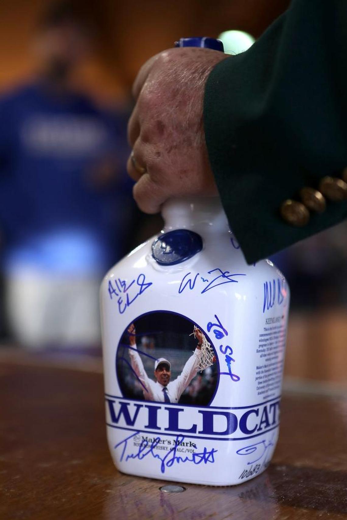 The collectible to get: A 2018 Maker’s Mark commemorative signed by Coach Tubby Smith and nine members of the “Comeback Cats” along with Rob Samuels of Maker’s Mark and Bill Thomason of Keeneland.