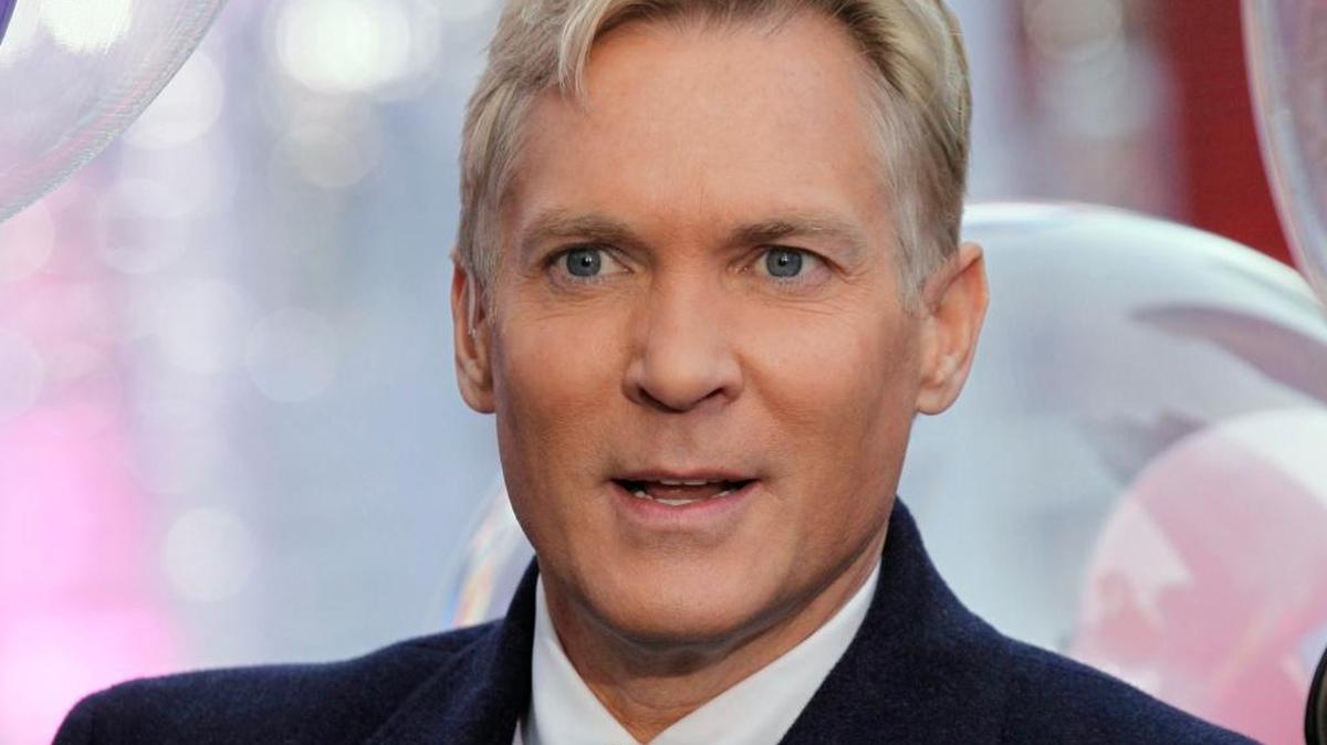 Sam Champion, former weather anchor of ABC’s “Good Morning America,” is returning to the weekend weather anchor spot for the show while current weather anchor Ginger Zee is on maternity leave.