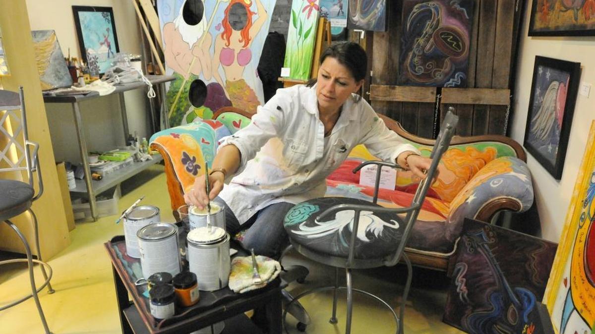 Dawna Scripps, whose studio is in Artists’ Attic, has an impressionistic style with swirls and vivid colors. “I’ve always been drawn to things that are brightly colored,” she says.