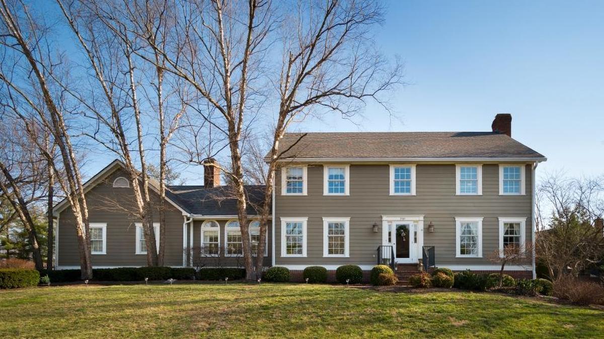 The home at 2105 Woodmont Drive is for sale with a contract pending.