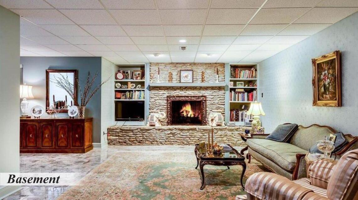Open floor planCountry living that’s close to highways, town