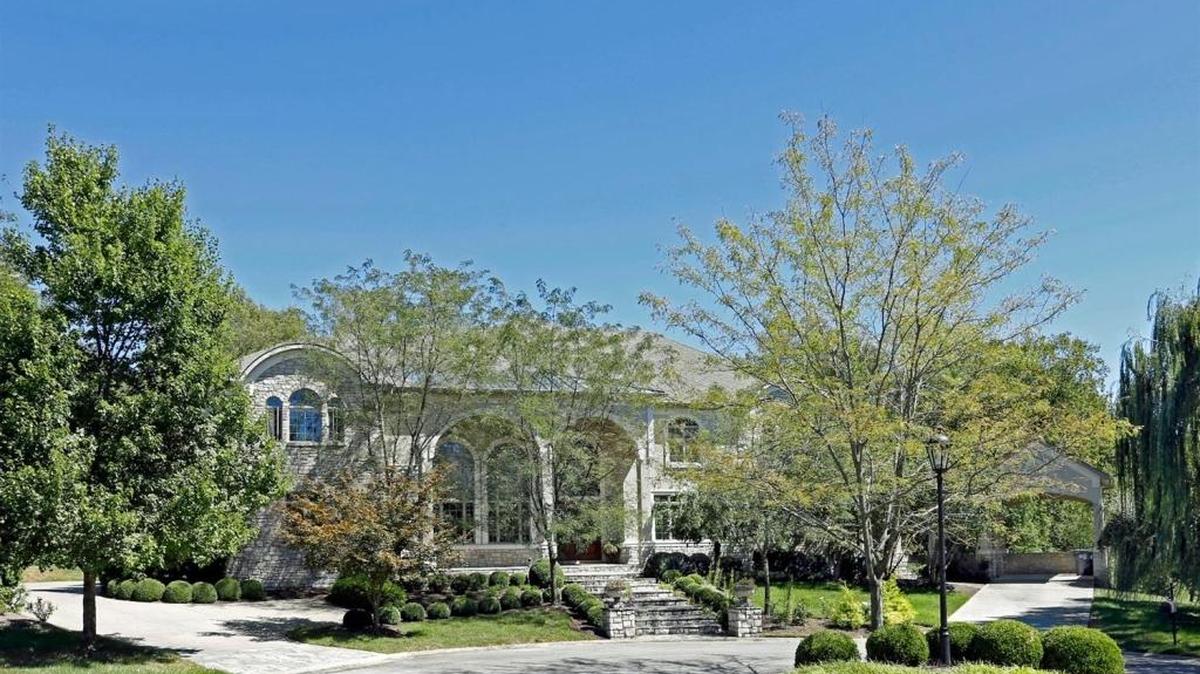 2105 Woodsbury Place in Lexington