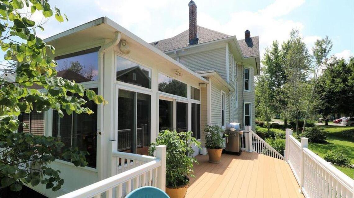 Winchester VictorianLovingly restored home in the Thomson Historic District