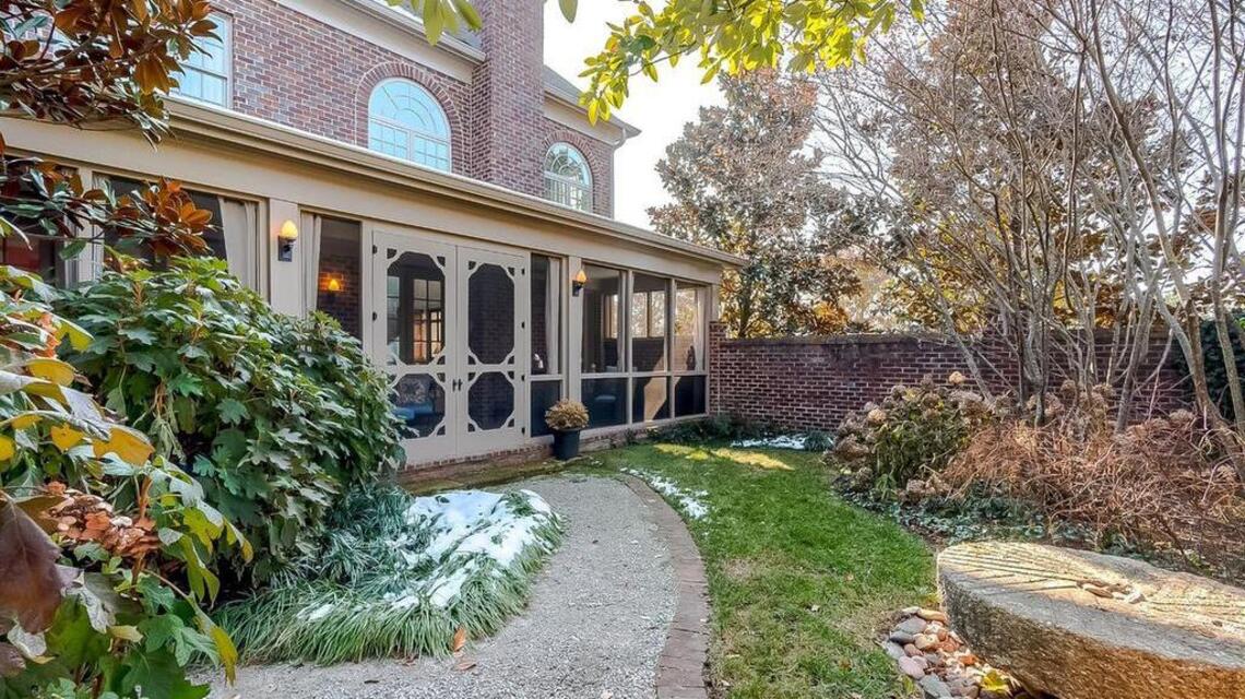 Luxurious townhome with comfort, privacy, easy access