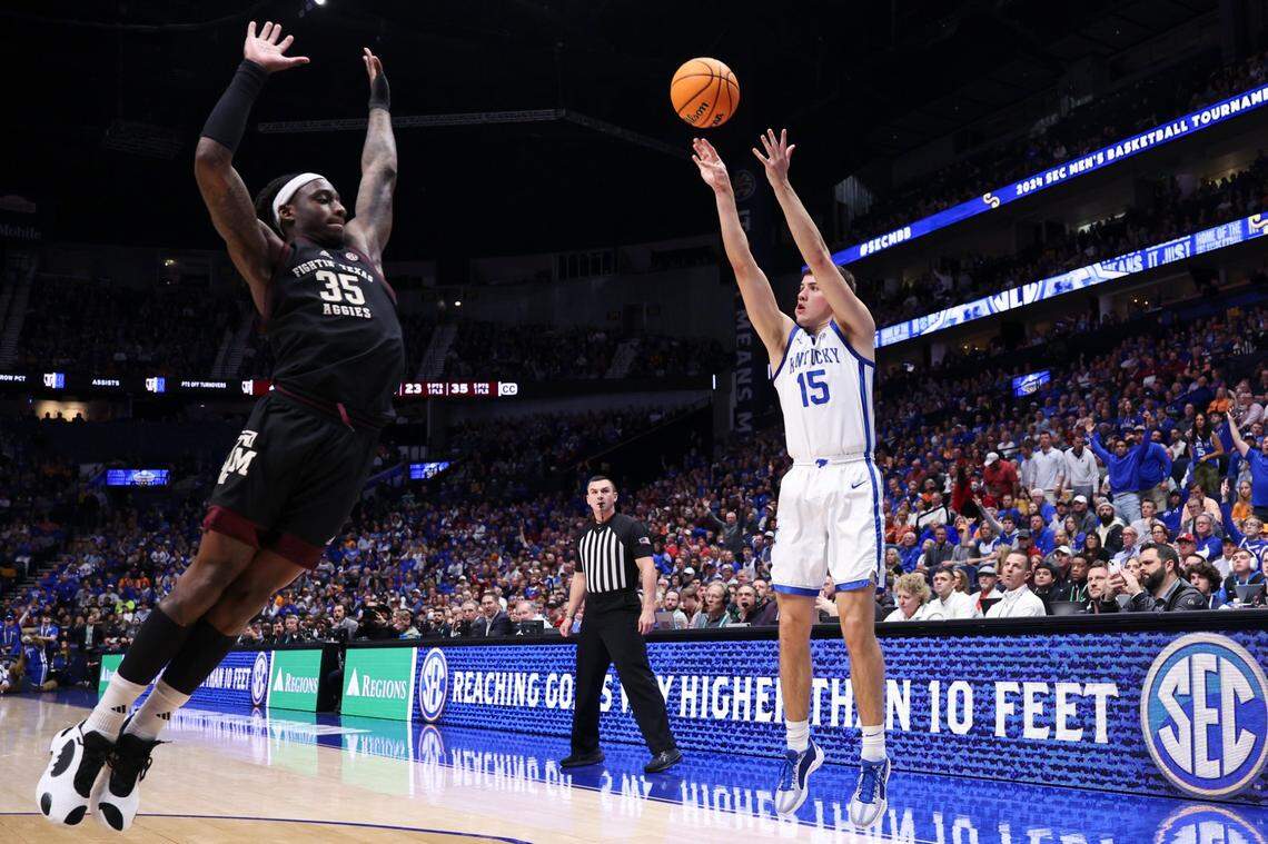 Kentucky’s Reed Sheppard (15) shoots over Texas A&M’s Manny Obaseki (35) on Friday night. Sheppard finished with 14 points.