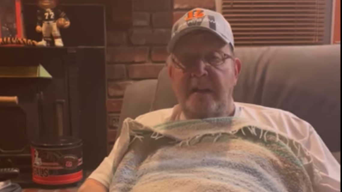 Jim Lipscomb, 86, will travel to the Super Bowl in Los Angeles after a community fundraiser.