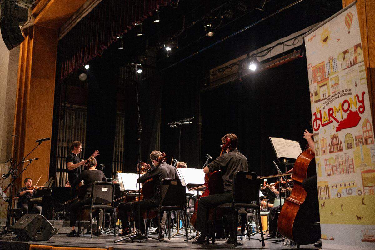 The Louisville Orchestra, shown here in Somerset, will continue a two-year tour of Kentucky with performances in Frankfort and Danville.