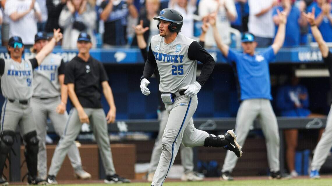 Kentucky baseball beats Illinois to move one win away from NCAA super regional