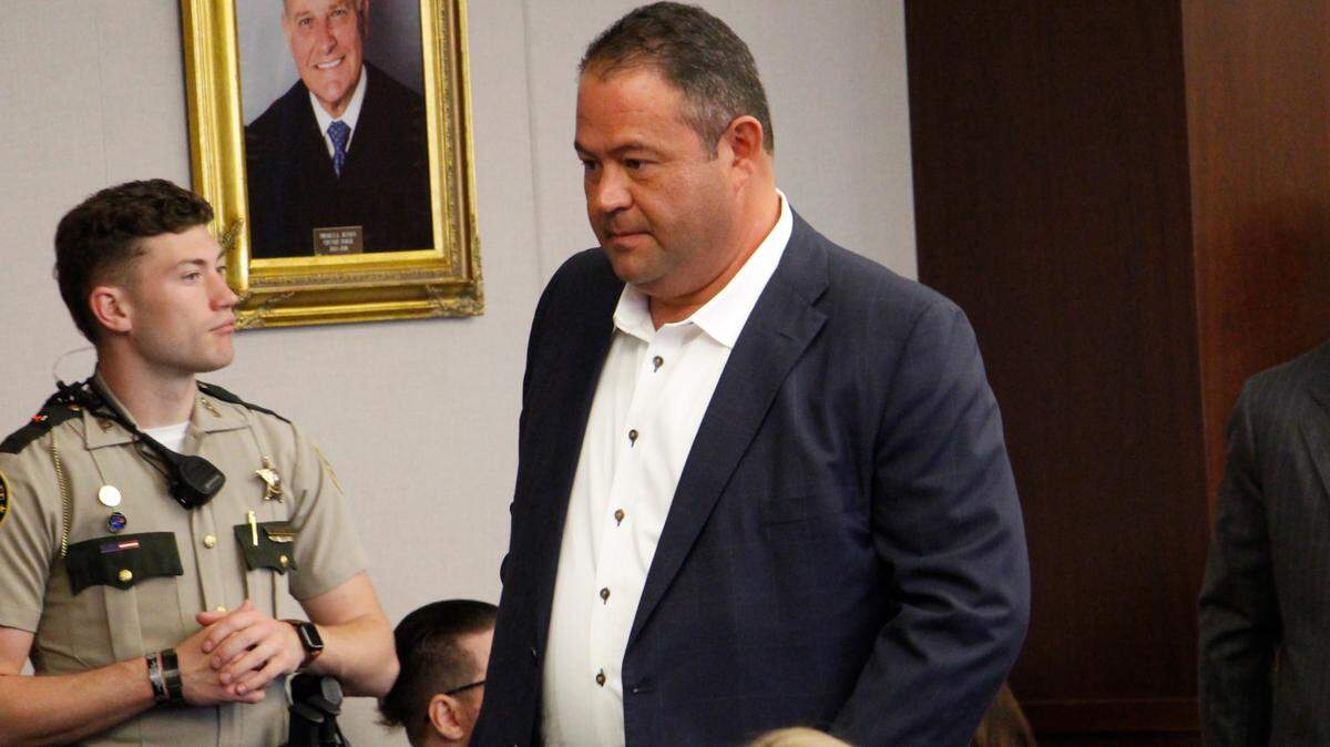 London Mayor Randall Weddle exits a Laurel County courtroom on April 15, 2026. 