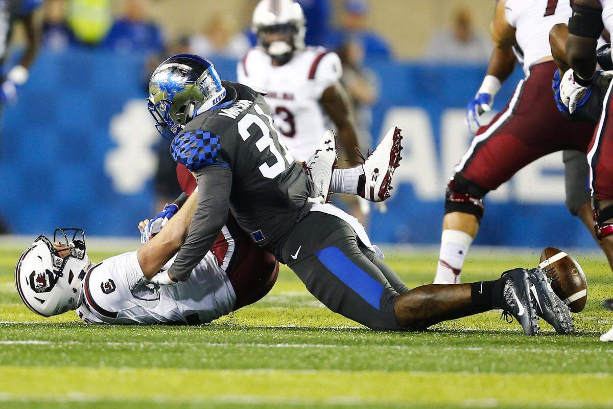Kentucky linebacker Boogie Watson recorded one of his five sacks last season against South Carolina quarterback Michael Scarnecchia.