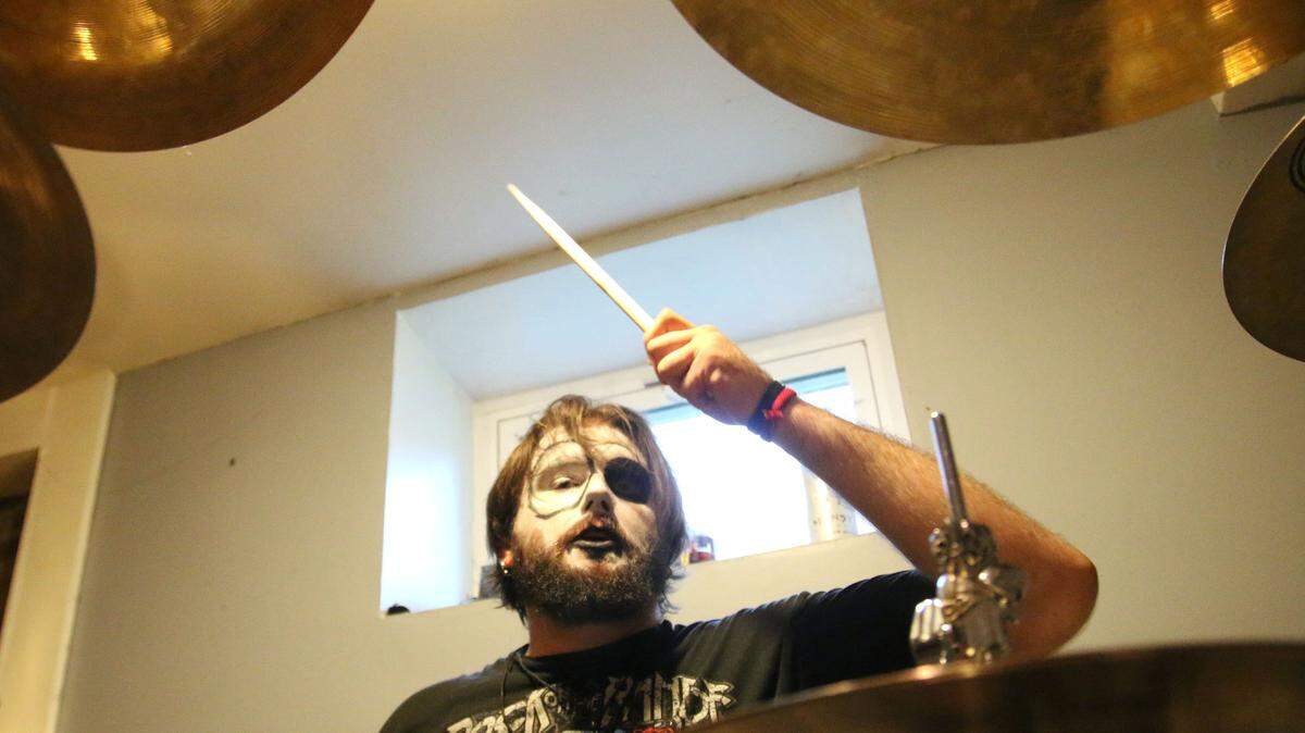 Drummer Andrew Grigson of Las Vicious also sings. Grigson promises that the show on Saturday "will be insanity."    