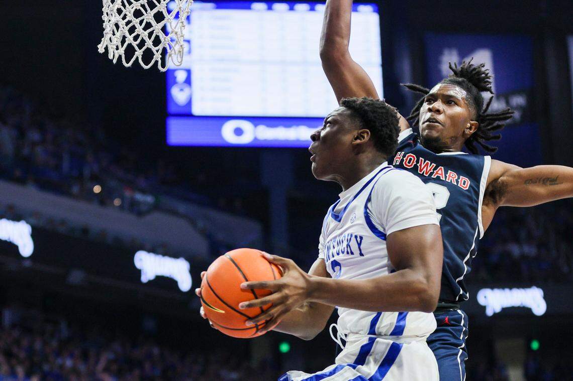 Kentucky’s Adou Thiero (3) drives to the basket against Howard’s Shy Odom on Monday night.