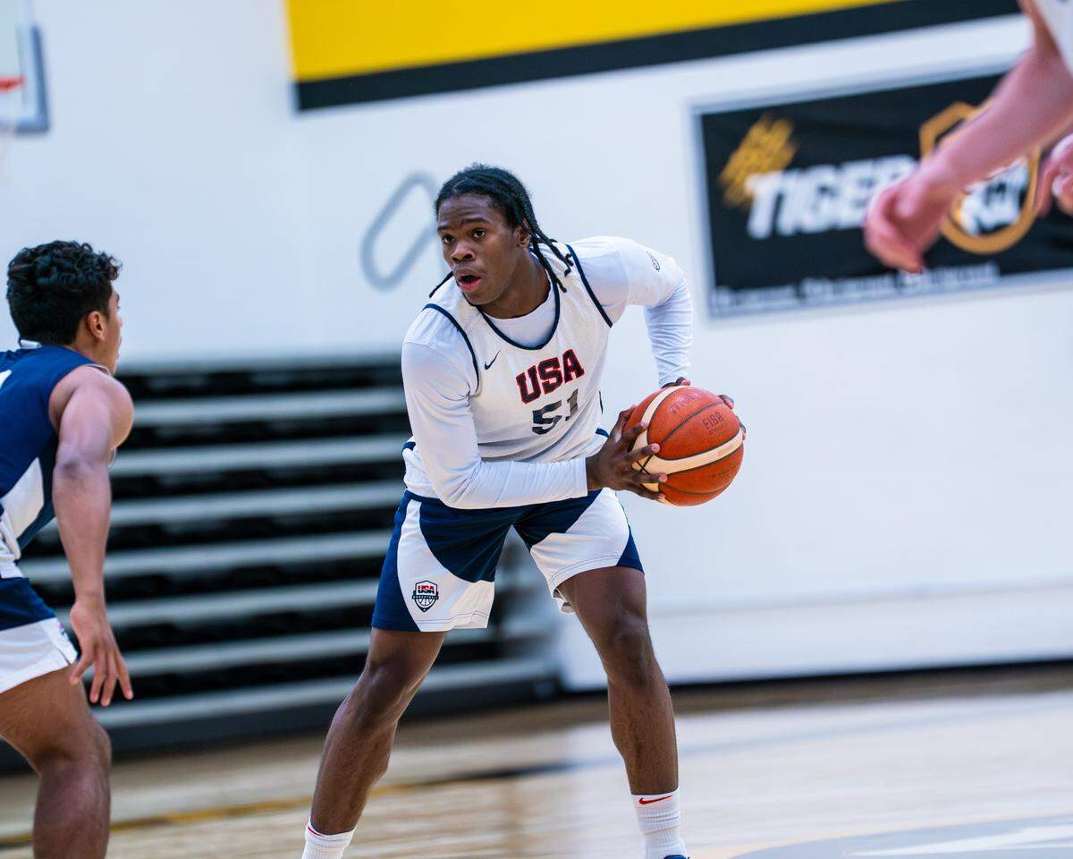 Class of 2026 college basketball recruit Jordan Smith is the No. 2 overall prospect in the high school senior class.