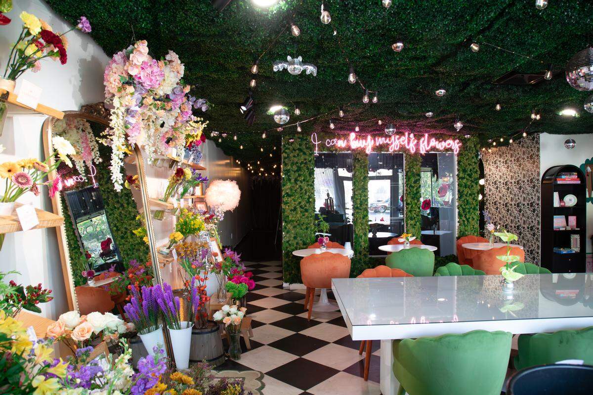 Poppy’s Flower Bar features a comfortable, colorful sitting area to host bouquet workshops, hold private events, and enjoy various beverages while socializing on Oct. 4, 2025, in Lexington, Ky.