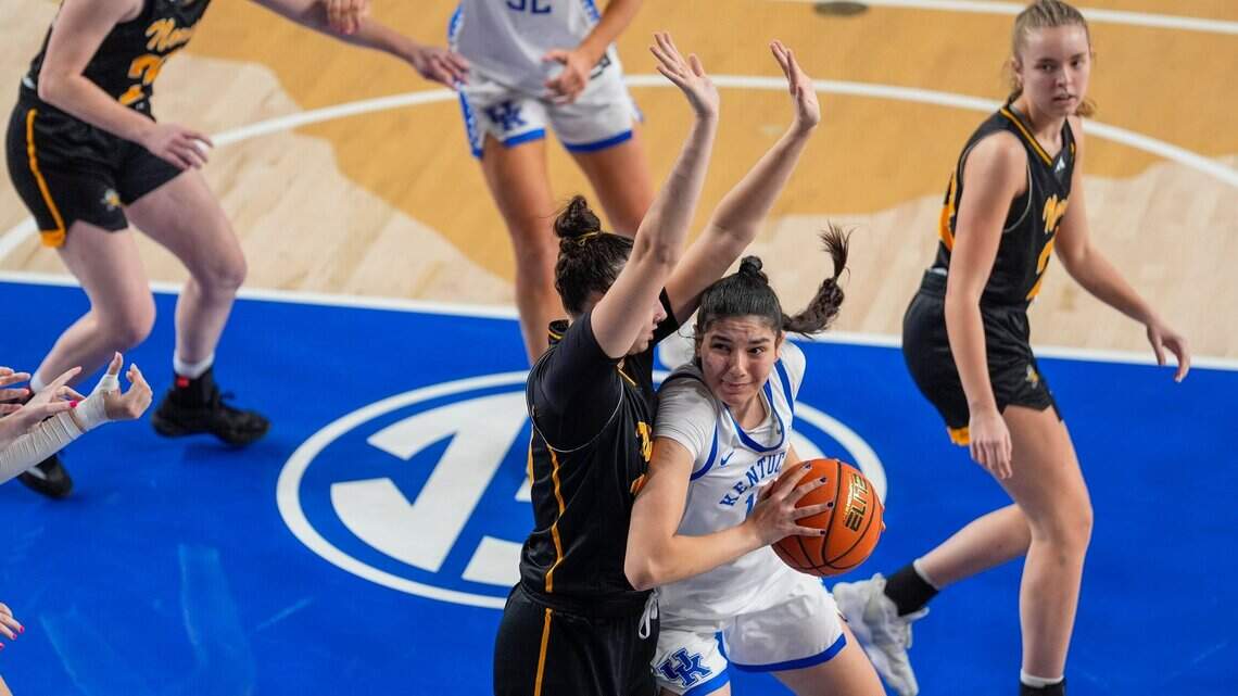 Report: Kentucky freshman center Clara Silva enters the transfer portal