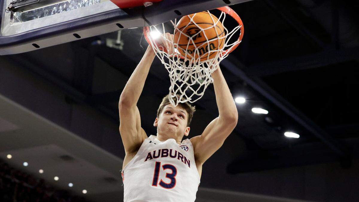 Former North Carolina big man Walker Kessler (13) is averaging 10.3 points and 7.3 rebounds for No. 2 Auburn.