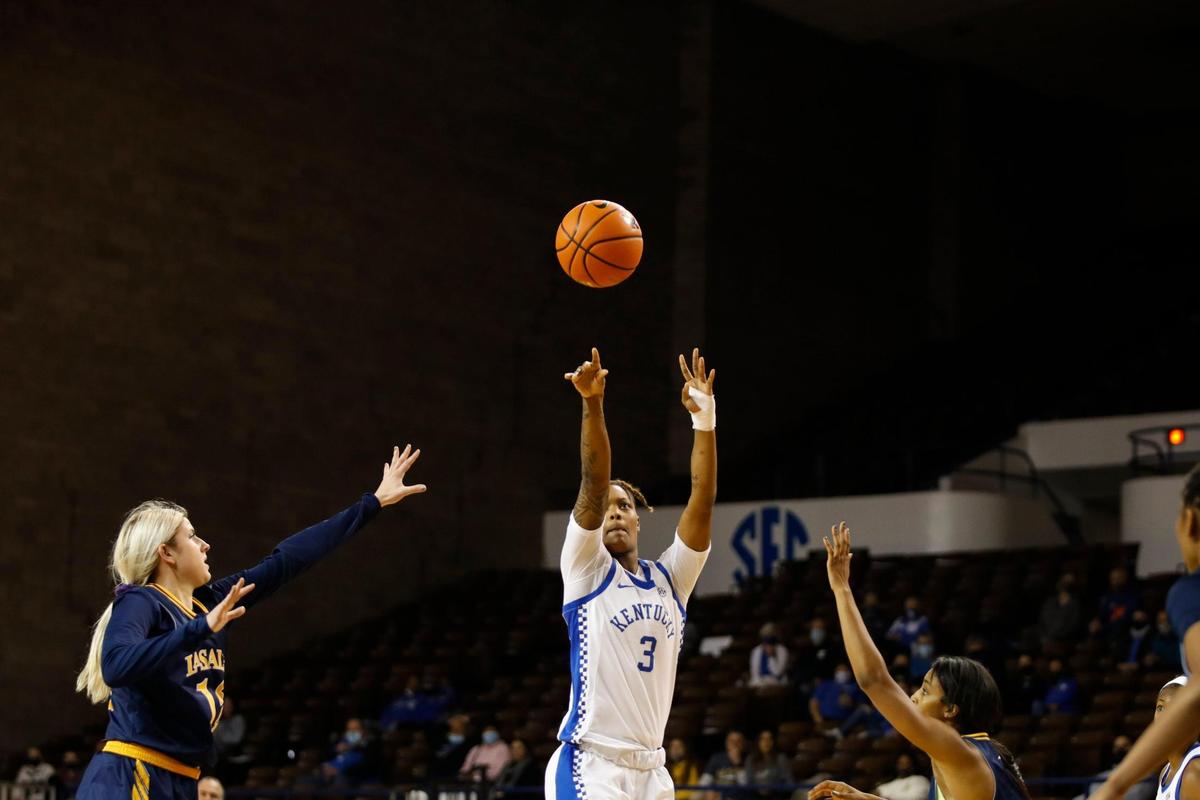 Kentucky guard Jazmine Massengill (3) shot a three-pointer against La Salle. The Cats are 4-0 at home this season.