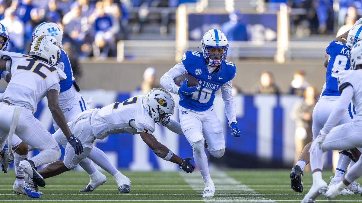 Where to watch and how to follow Saturday’s Kentucky football game at No. 3 Texas