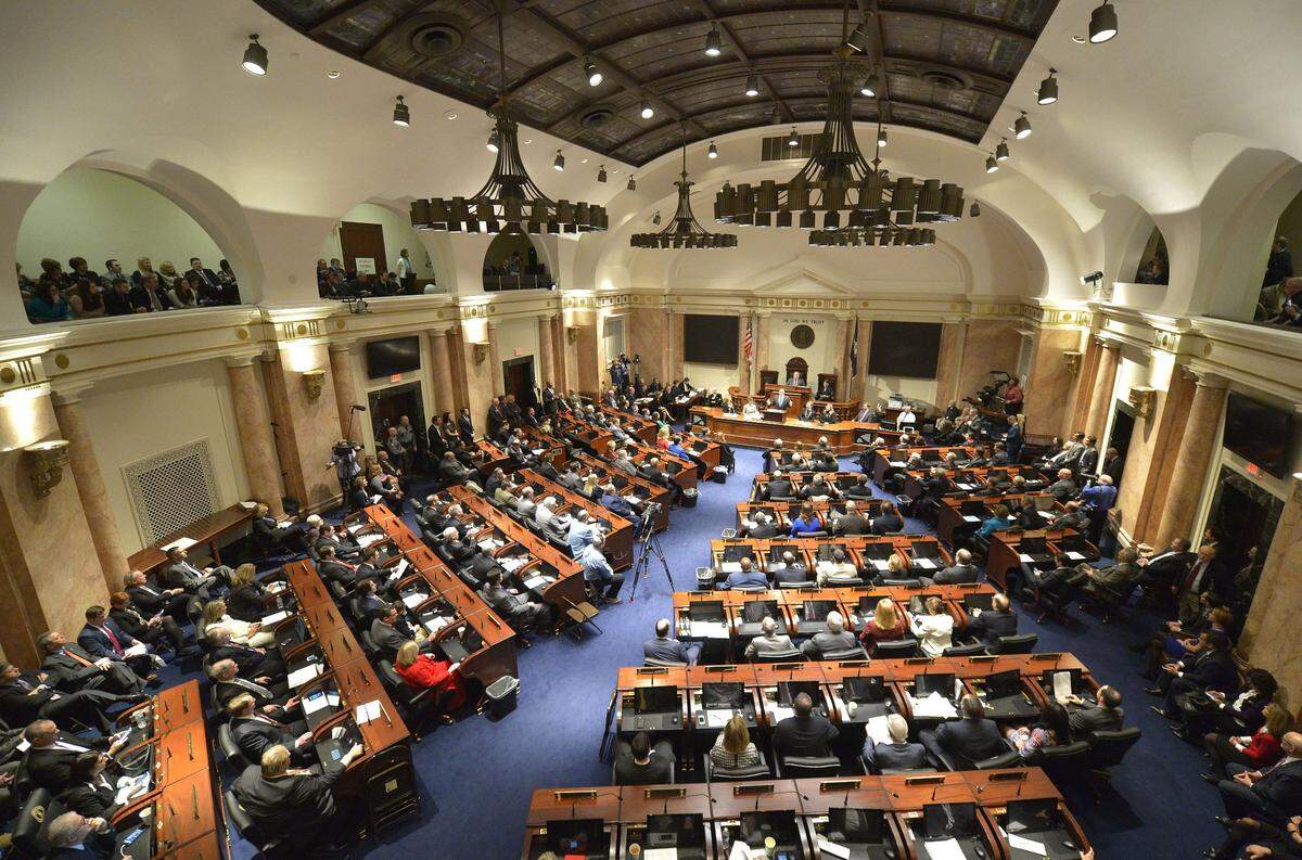 The Kentucky House and Senate in a joint 2016 session.