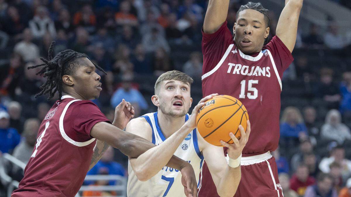 How UK basketball matches up against Illinois in NCAA Tournament — with a game prediction