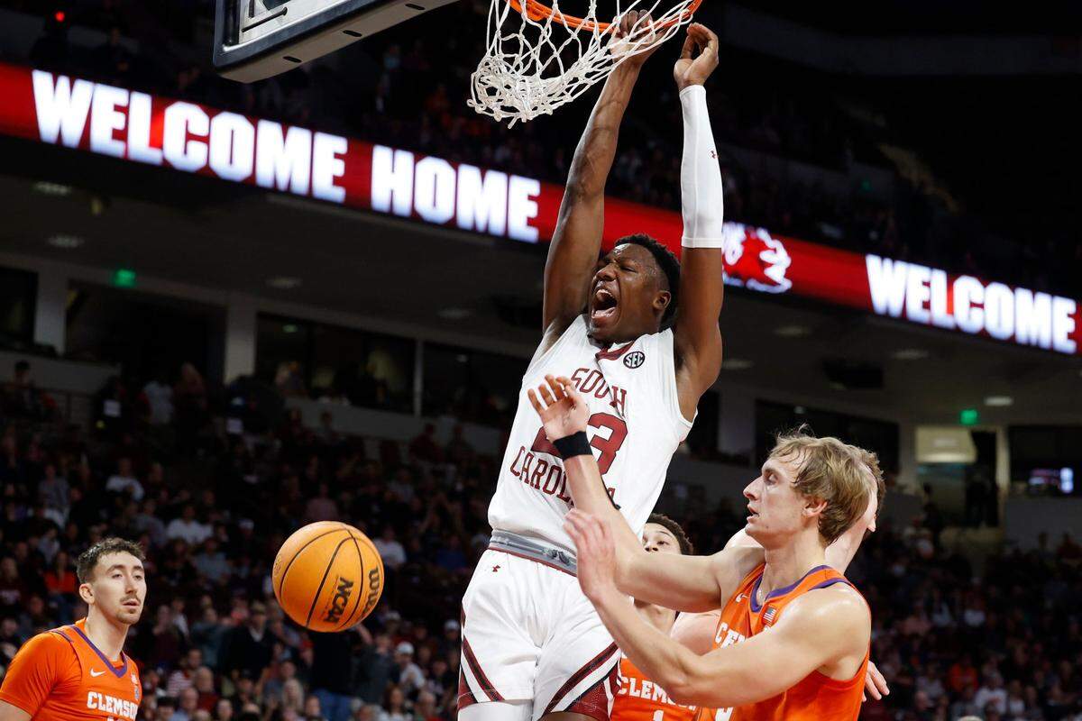South Carolina freshman forward GG Jackson (23) is averaging 16.9 points and 7.5 rebounds but is making only 41.9 percent of his field-goal attempts.
