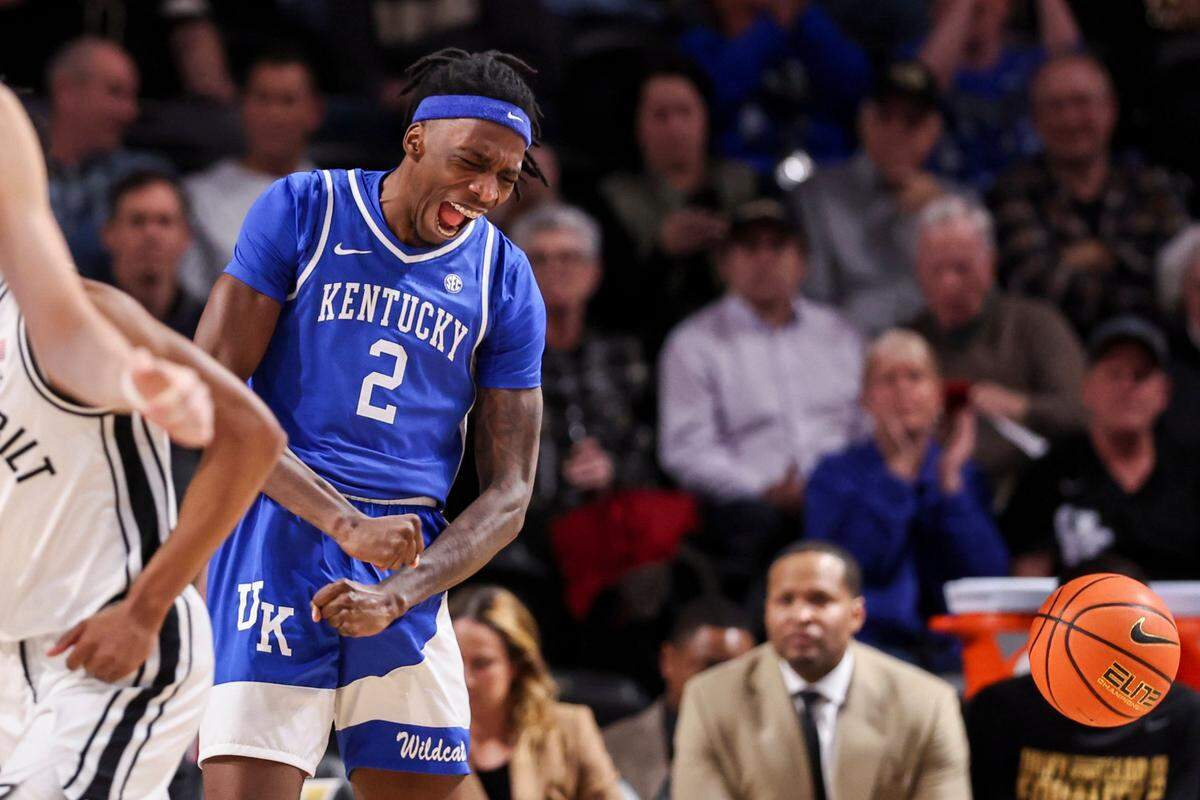Kentucky forward Aaron Bradshaw celebrates a dunk against Vanderbilt during Tuesday’s game in Nashville, Tennessee.