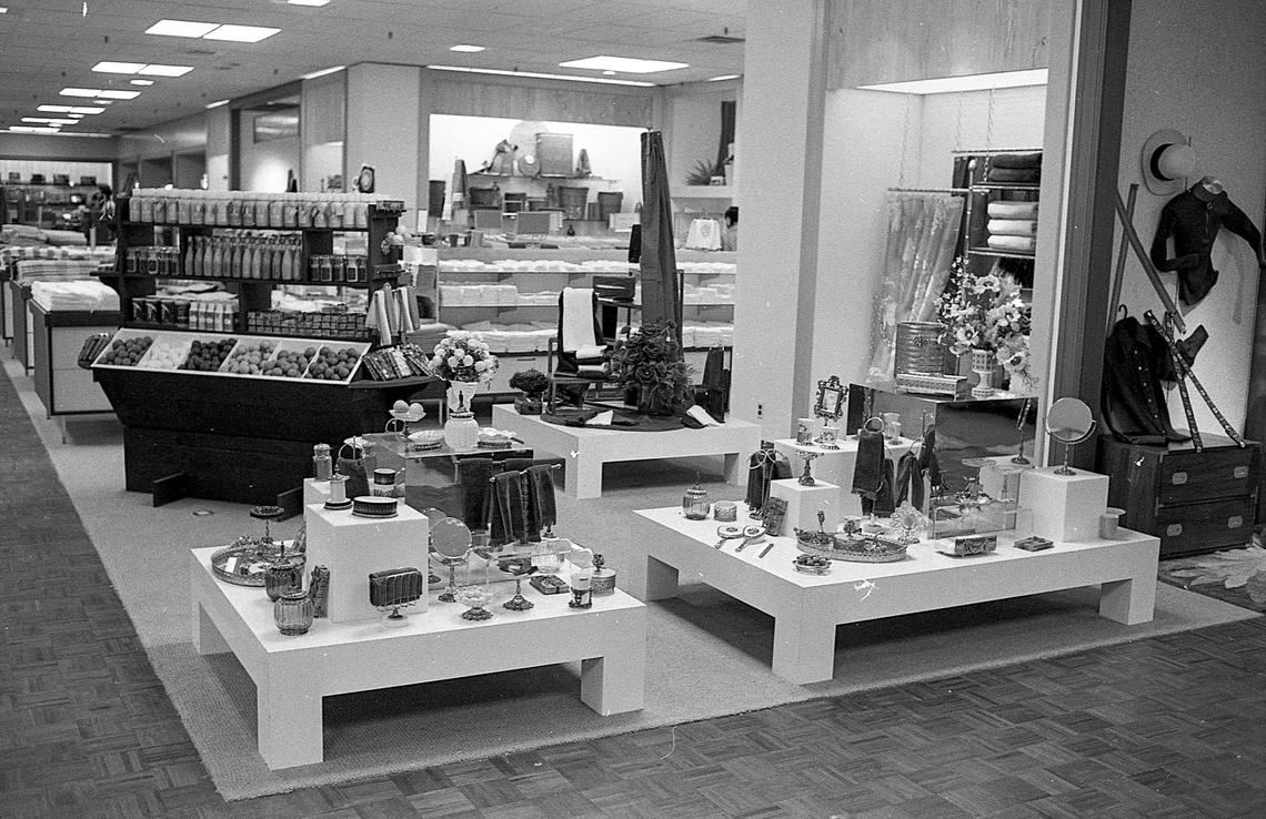 Shillito’s bath shop in Fayette Mall, Oct. 4, 1971 featured normal bathroom items plus an emphasis on accessories which had become popular. Various candles, soaps, mirrors and bath decor could be found in the department.