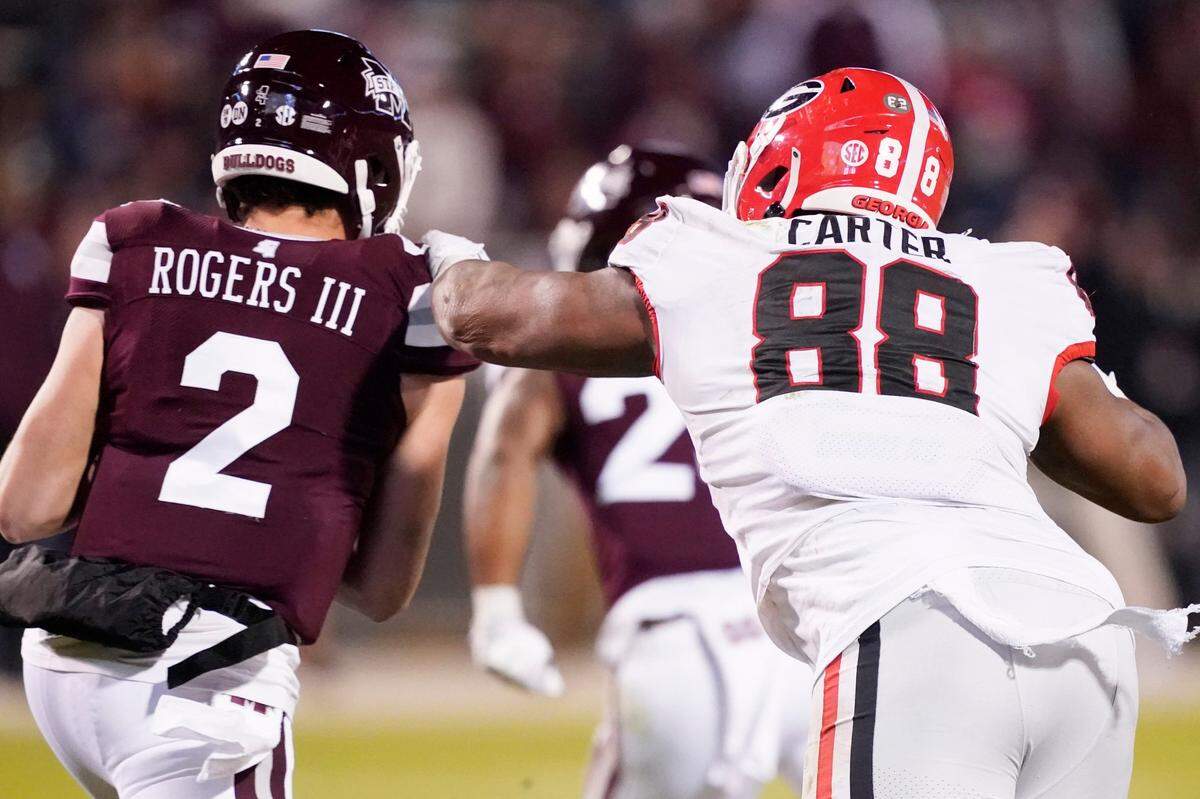 Georgia star defensive lineman Jalen Carter (88) had seven tackles, 1.5 TFL, a sack and four QB hurries in last week’s 45-19 win at Mississippi State.